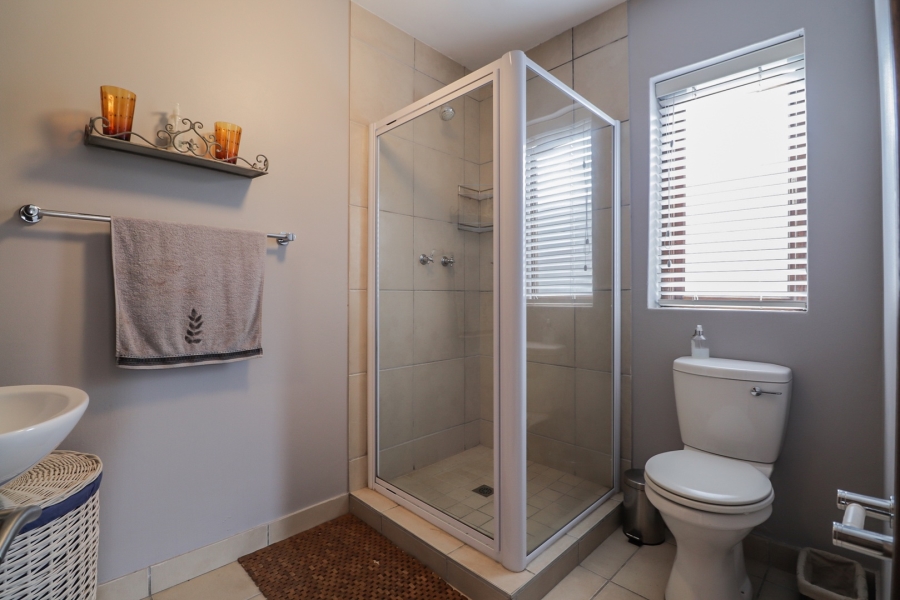 5 Bedroom Property for Sale in Oubaai Western Cape